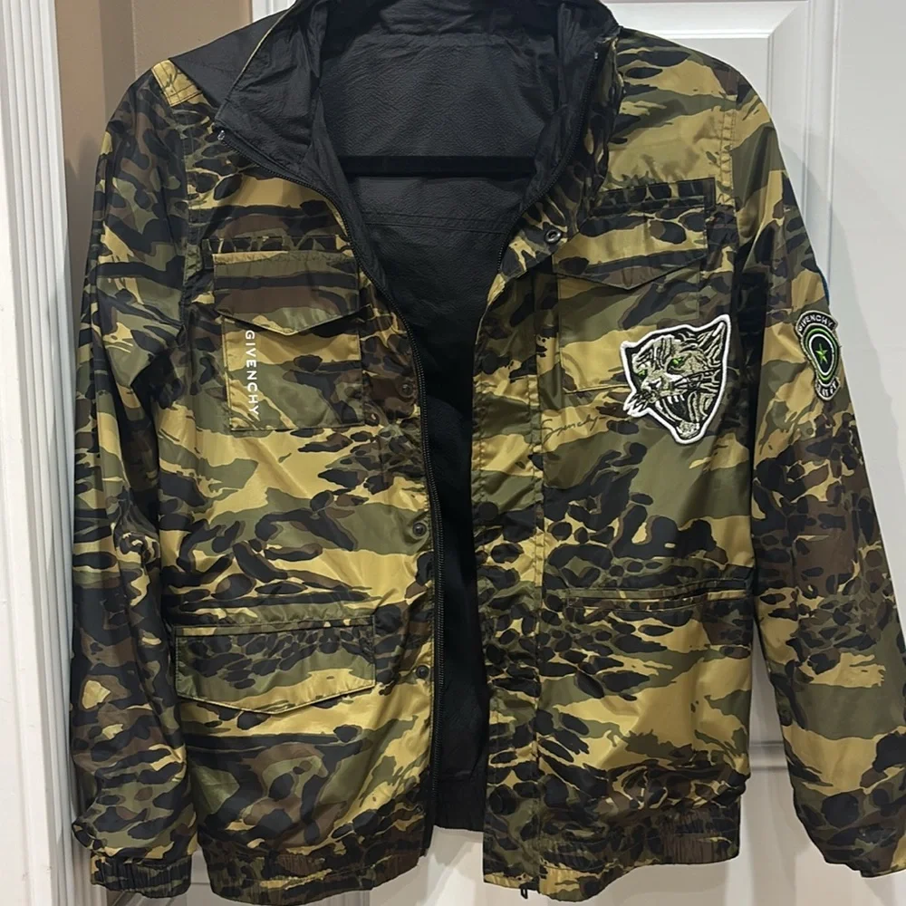 Boys Givenchy Black reversible jacket - Picture 2 of 5